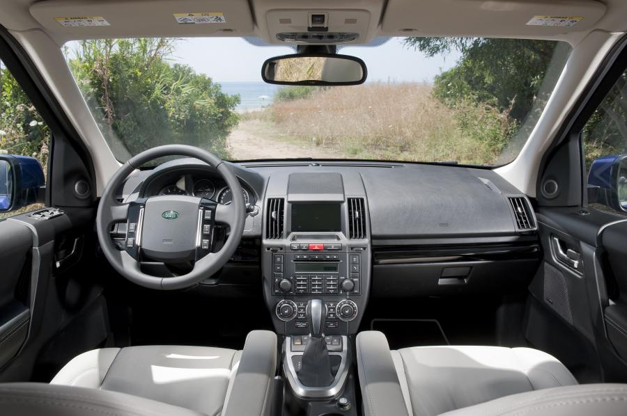  Land Rover Freelander 2 HSE i6 2011 года  (фото 13 из 29)